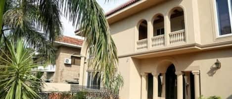 Executive Room | Front of property
