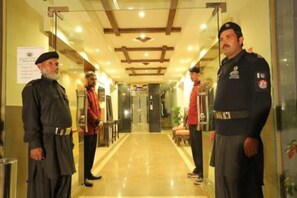 Meeting Hall | Ingresso della struttura