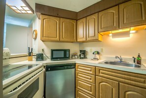 Apartamento, 1 cama de matrimonio | Cocina privada | Frigorífico, microondas y cafetera o tetera