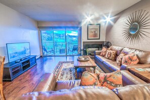 Condo, 1 habitación | Ropa de cama de alta calidad y tabla de planchar con plancha