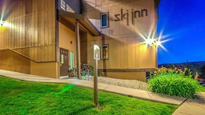 2 Bedroom, 2 Bathroom 325 | 1 bedroom, premium bedding, iron/ironing board, WiFi (free) - Ski Inn by Retreatia (Steamboat Springs)