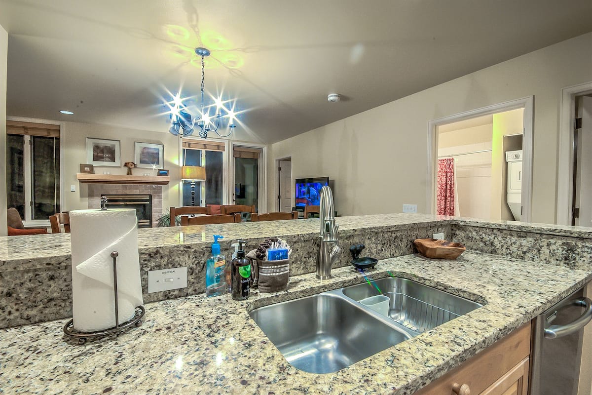 2 Bedroom, 2 Bathroom S32 | Private kitchen | Coffee/tea maker, fridge, microwave