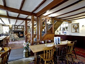 Bar (on property) - The Fortescue Inn (Salcombe)