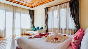 Sea View Jacuzzi Deluxe | Minibar, in-room safe, desk, blackout drapes