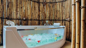 Deluxe Villa with Private Pool | อ่างน้ำวน