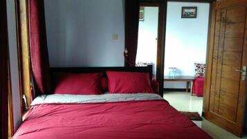 Blackout curtains, rollaway beds, free WiFi