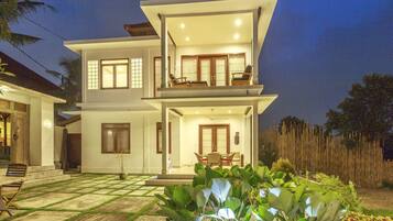 Lebah Villa I | 1 bedroom, Egyptian cotton sheets, premium bedding, pillowtop beds