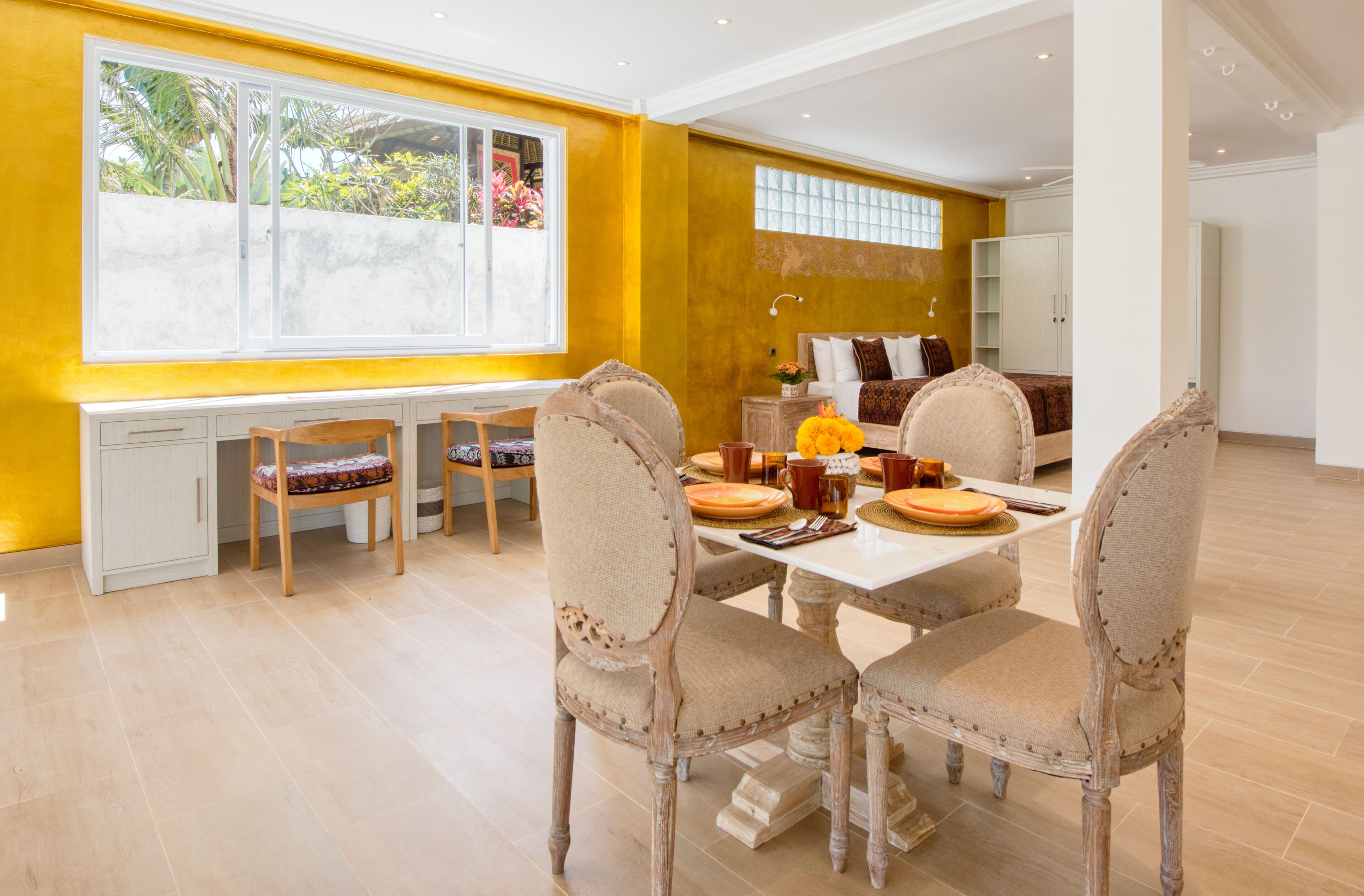 Khu vực ăn uống tại phòng
