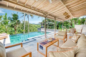 Suite studio luxueuse, piscine privée (Boutique Lebah Villa V) | Terrasse/patio