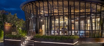 Jambuluwuk Oceano Seminyak Hotel