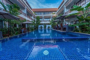 Kolam renang terbuka