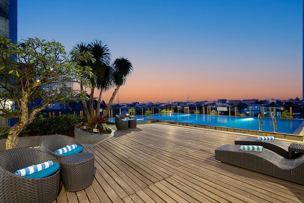 Outdoor pool - The 1O1 Palembang Rajawali (Palembang)