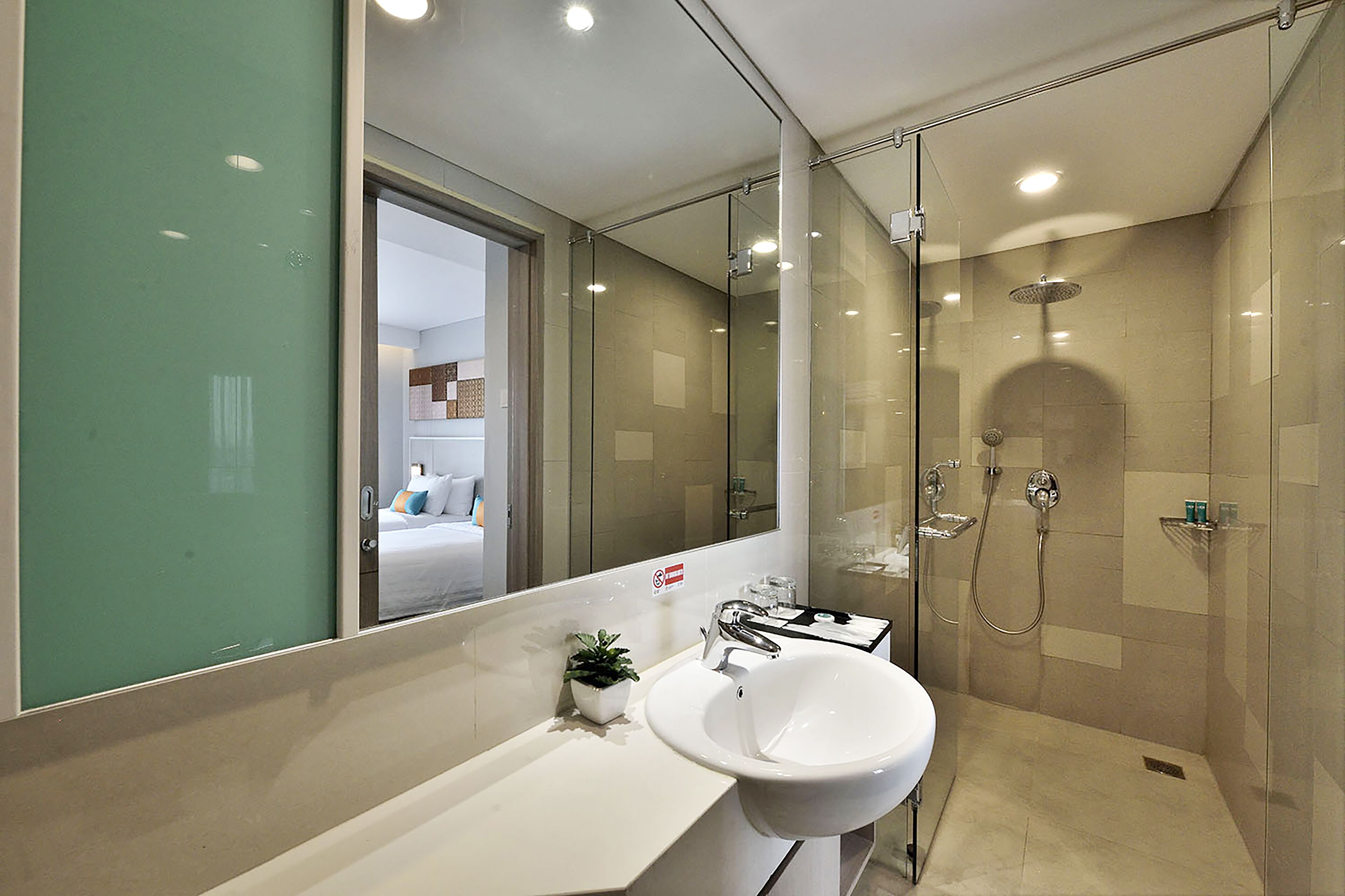 penthouse | bathroom | free toiletries, hair dryer, slippers, towels