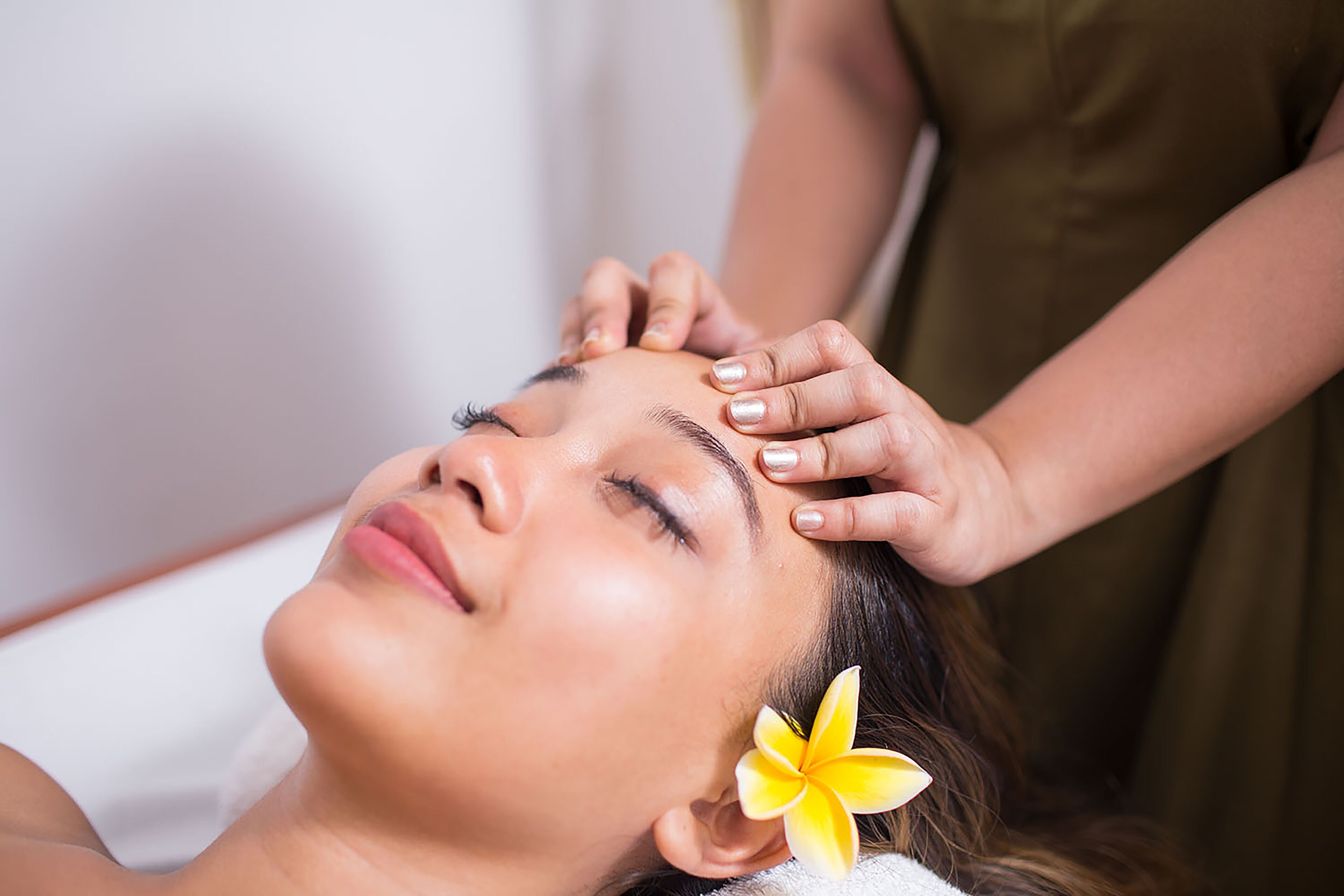 aromatherapy, facials, 1 treatment room