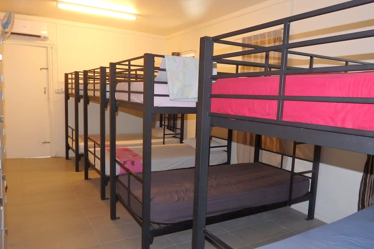 Eenvoudige slaapzaal, gemengde slaapzaal (8 beds) | Gratis wifi, beddengoed