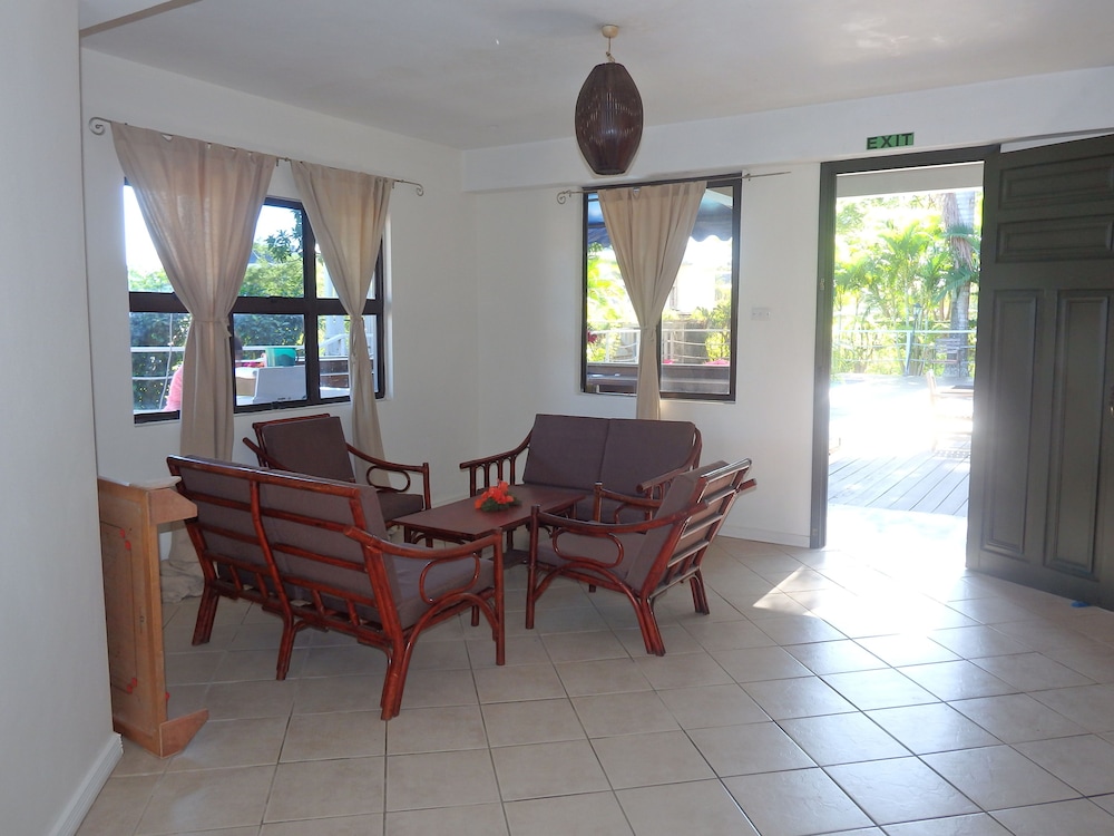 Bluewater Lodge by null