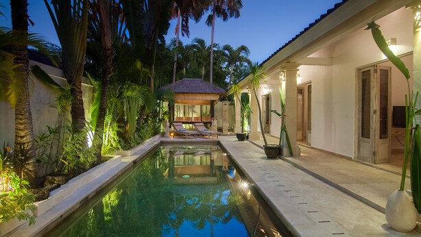Villa, 3 soverom, hageutsikt | Basseng