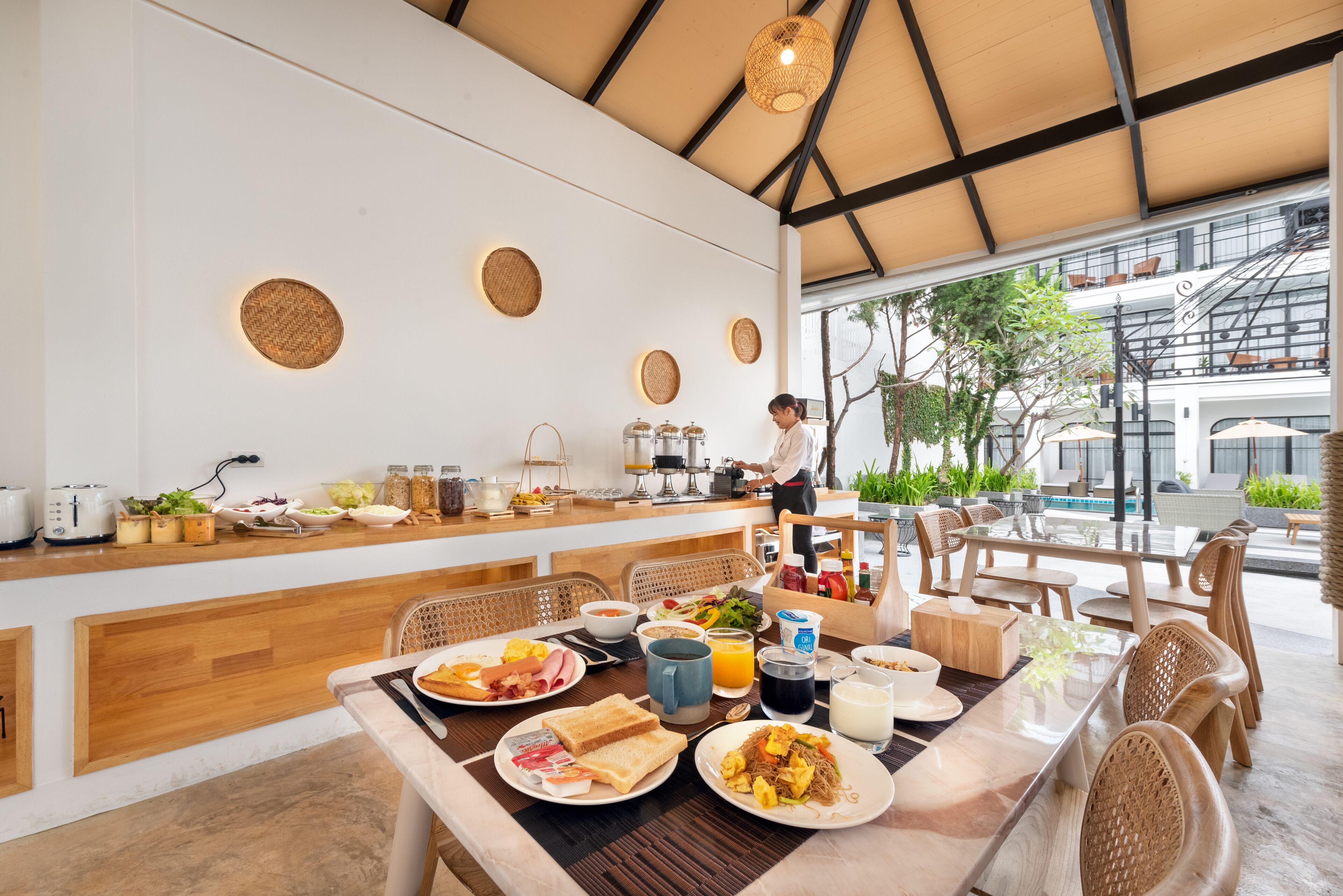 Café da manhã, almoço e jantar