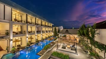 Outdoor pool, pool loungers