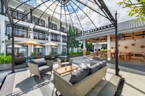 Breakfast, lunch, dinner served; Thai cuisine - Ai Pai Hotel (Pai)