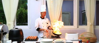 The Floral Breeze Wun Zin Hotel