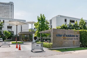 Interior entrance - Baan San Kraam By Favstay (Cha-am)