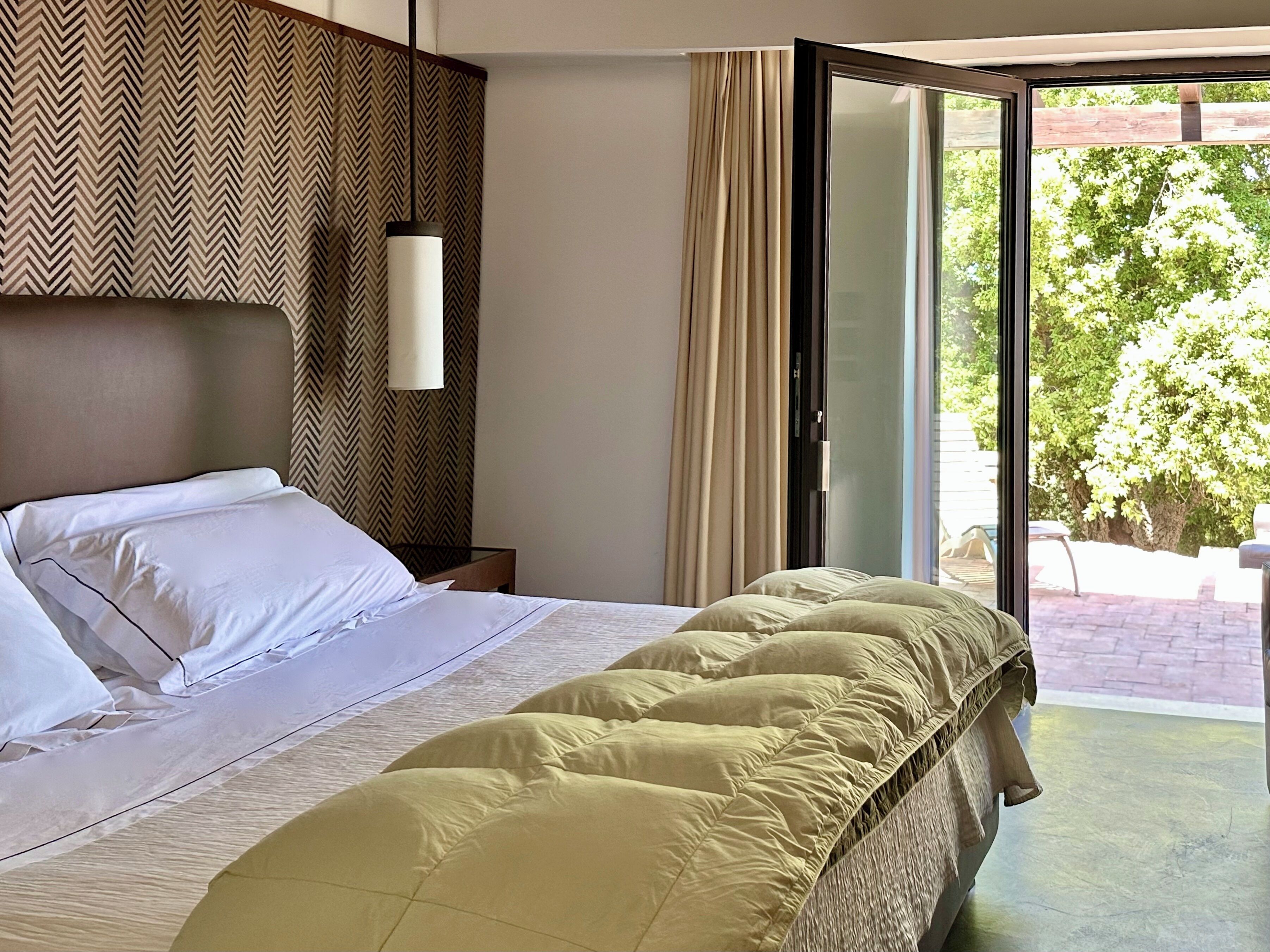 luxury quadruple room | 1 bedroom, down duvets, minibar, in-room safe