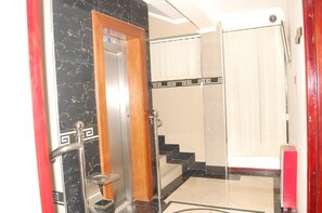 Interior - Nemax Royal Hotel (Dar es Salaam)