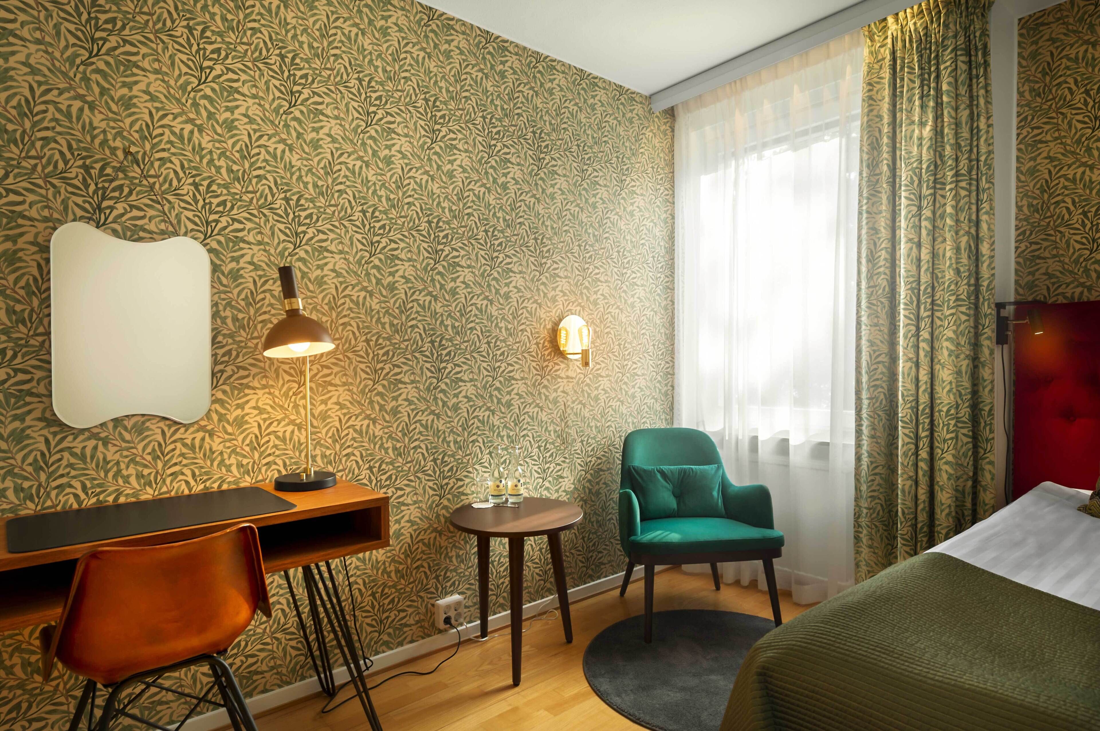 1 bedroom, in-room safe, desk, blackout curtains