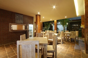 Café da manhã e almoço