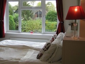 Double Room, Ensuite (over the bath - Rose) | 1 bedroom