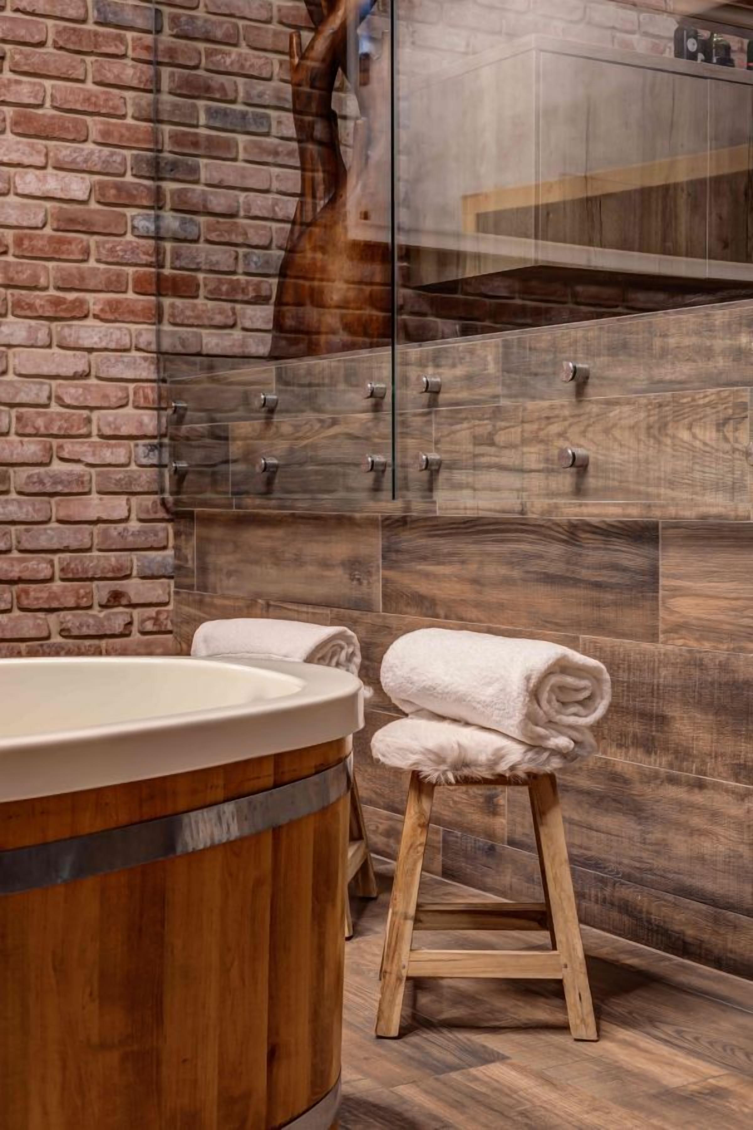 couples treatment room(s), massages