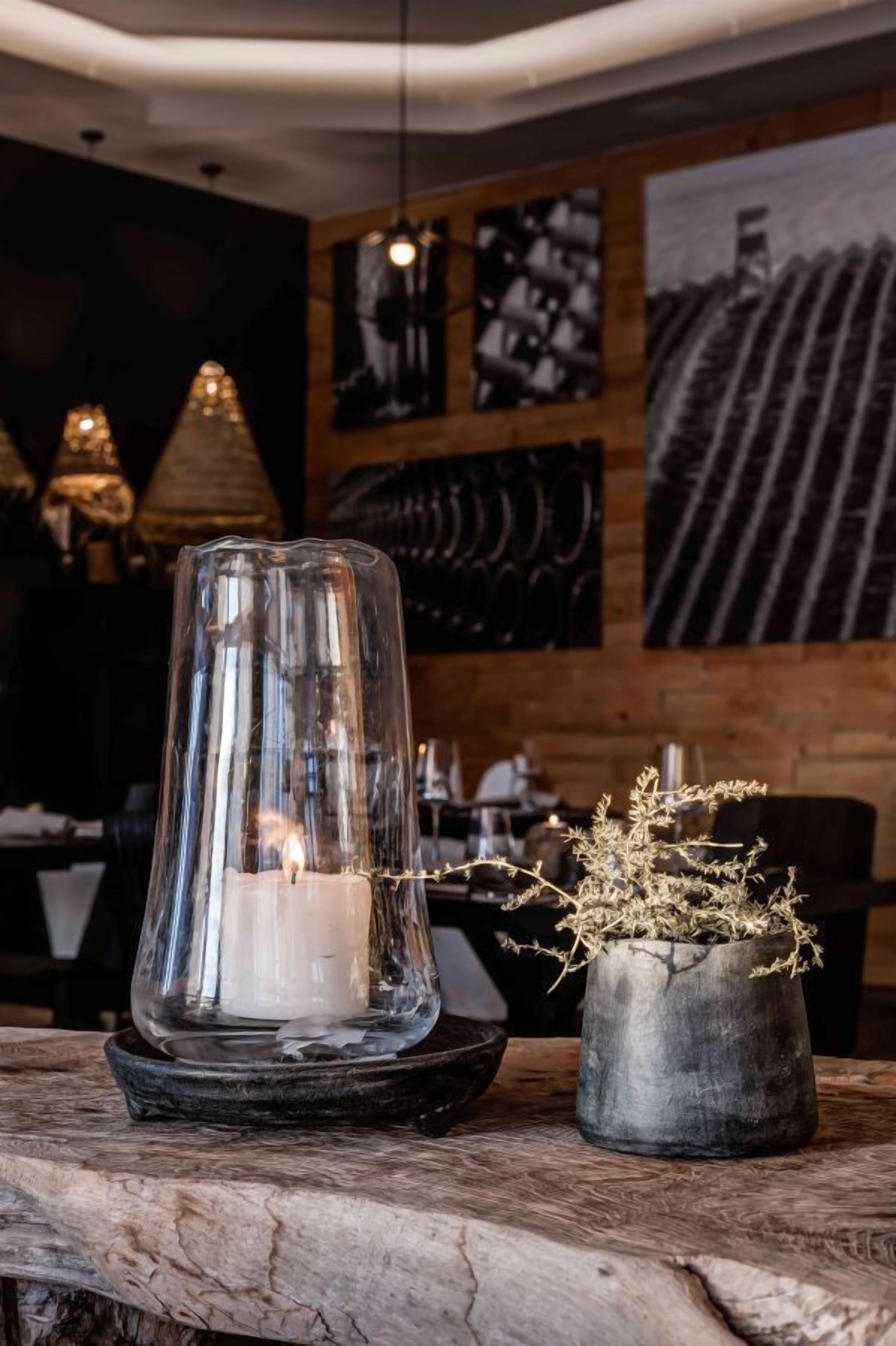 Lunch, dinner served; local and international cuisine, pool views 