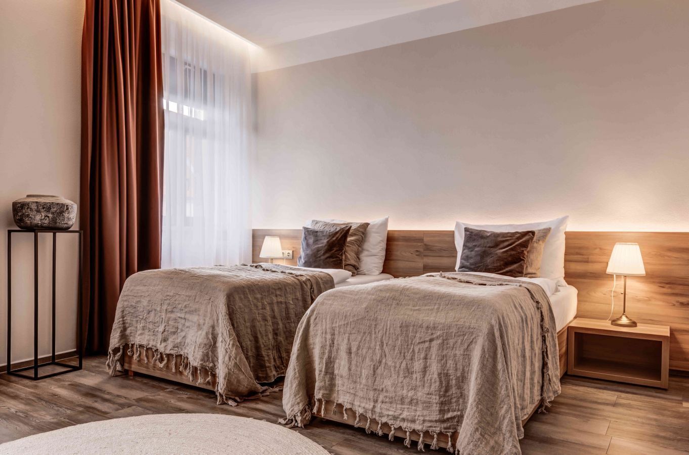 comfort double room | in-room safe, desk, bed sheets