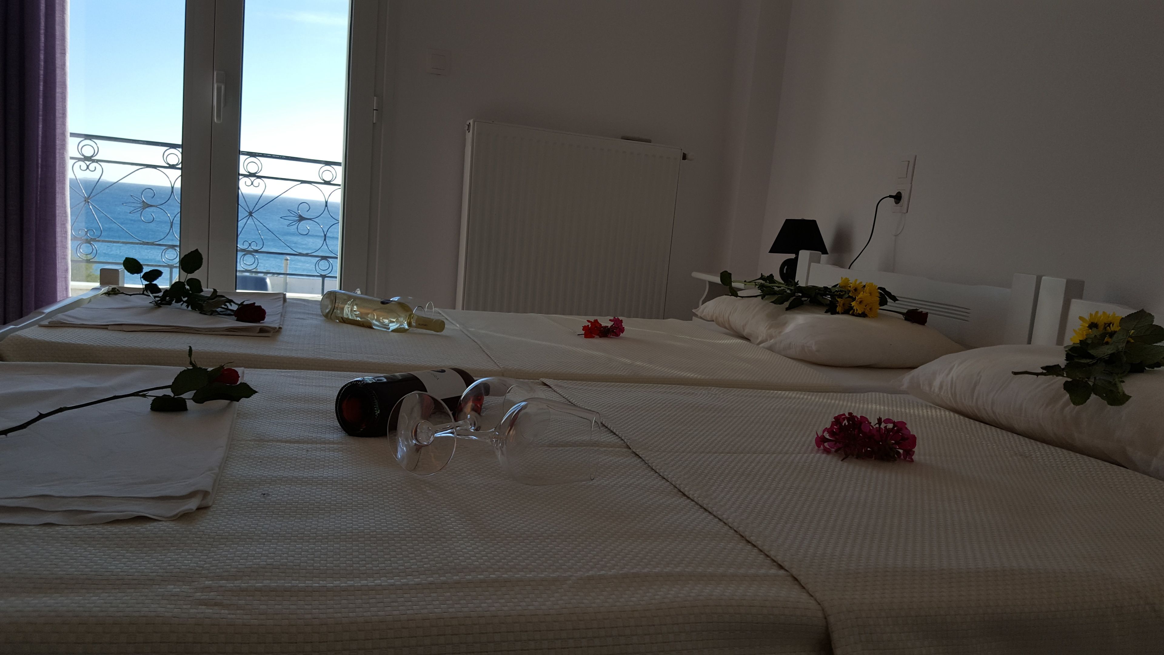 Egyptian cotton sheets, premium bedding, in-room safe, desk