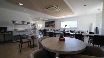 Lunch and dinner served, French cuisine