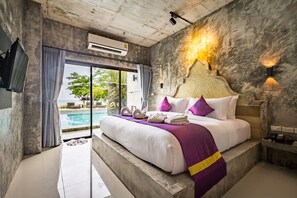 Deluxe Seaview Pool Access | Minibar, in-room safe, blackout drapes, free WiFi - Maneetel Krabi Beachfront (Krabi)