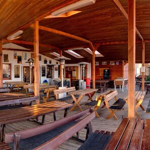 Outdoor dining - HOTEL PANSKA LICHA (BRNO)