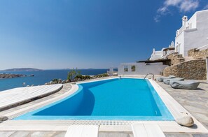 屋外プール、サンラウンジャー