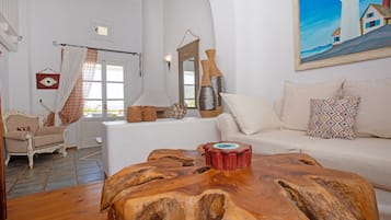 Panorama-villa - privat pool (Desiree) | Opholdsområde | LCD-tv