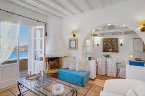 Villa – deluxe, sjøutsikt (Aeracura) | Lydisolert, strykejern/-brett, wi-fi (inkludert) og sengetøy