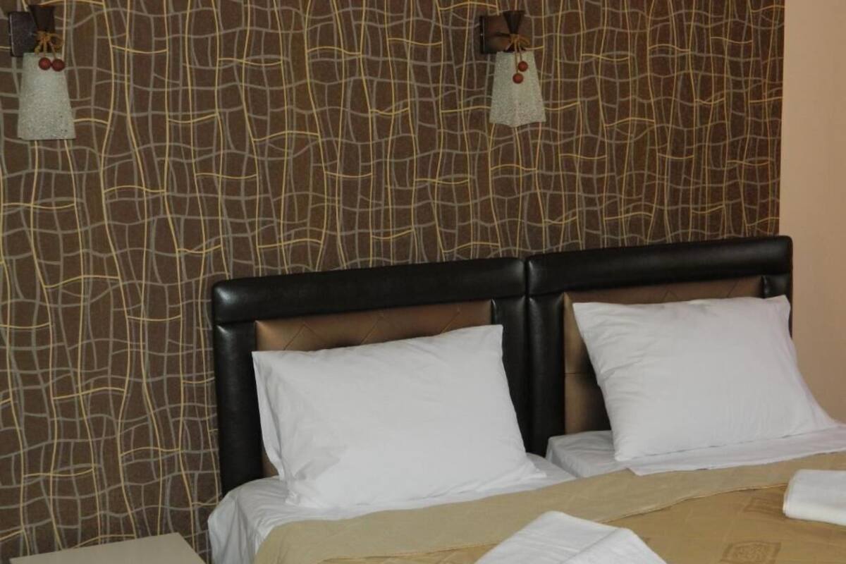 Bureau, Wi-Fi gratuit, draps fournis