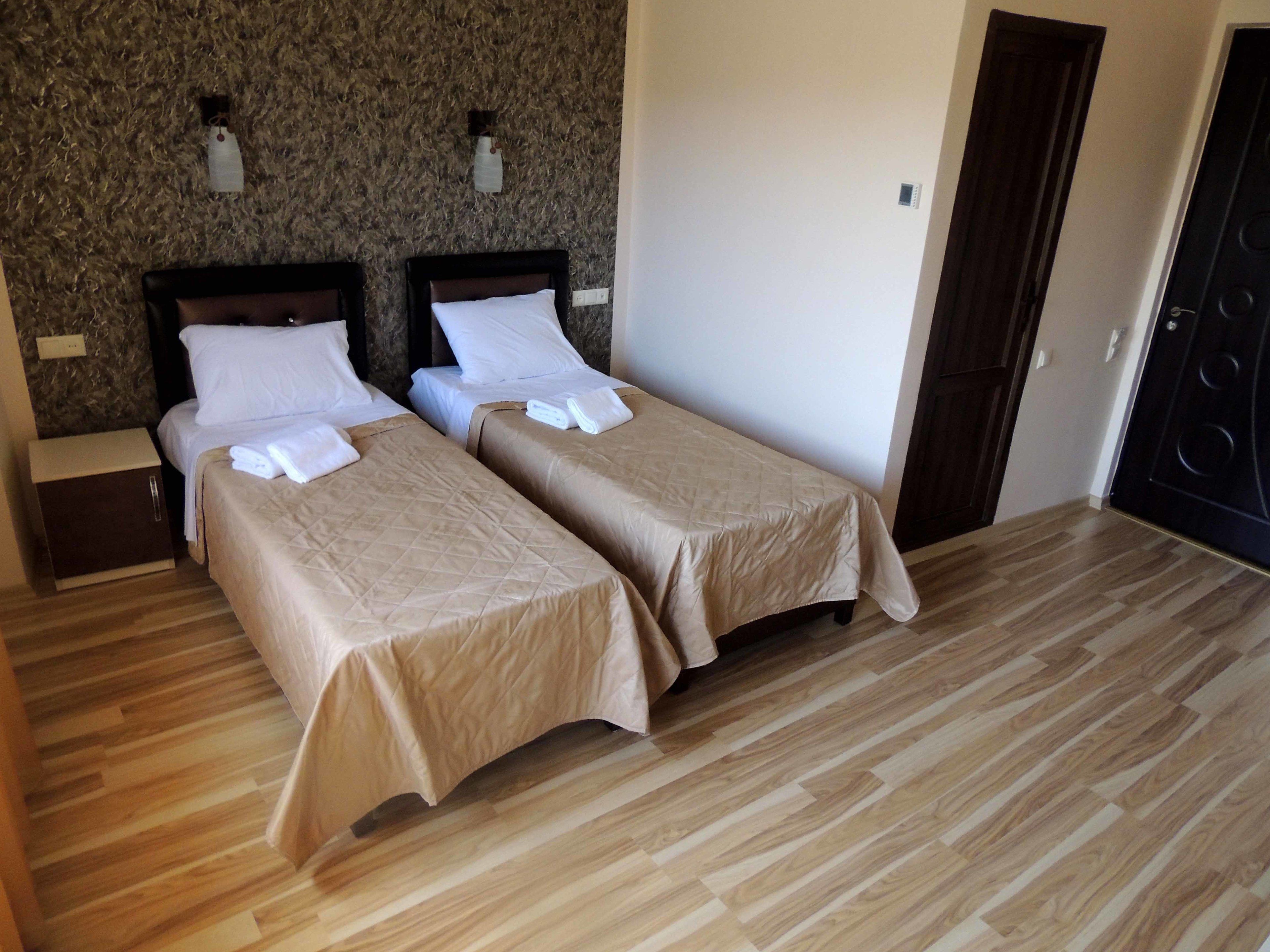 Bureau, Wi-Fi gratuit, draps fournis