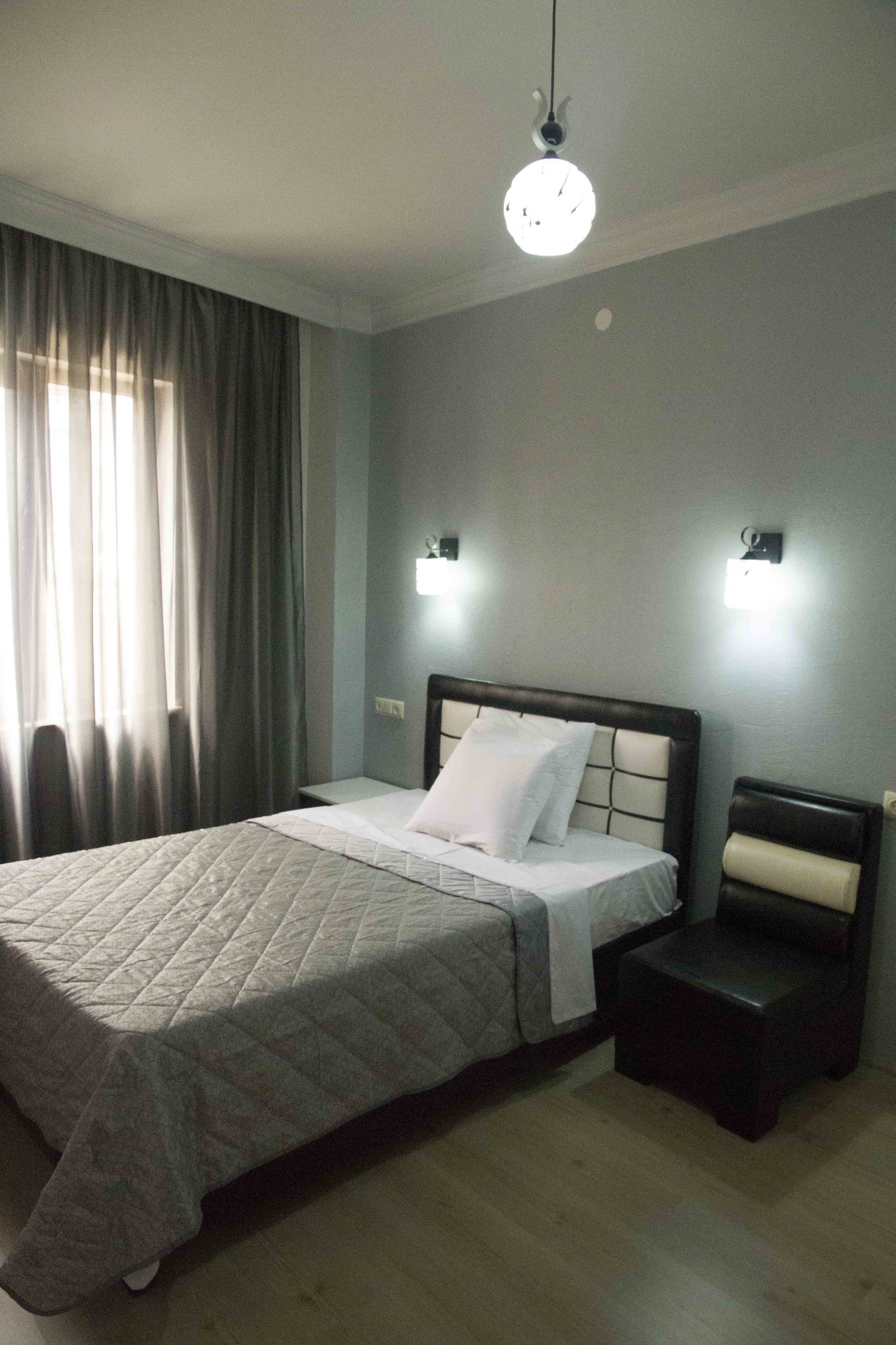 Single Room | Desk, free WiFi, bed sheets