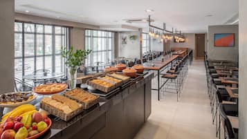 Free daily buffet breakfast