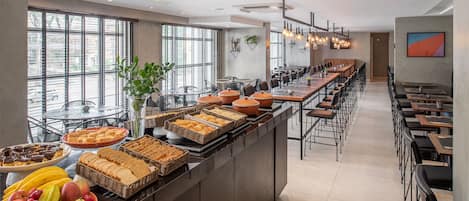 Free daily buffet breakfast