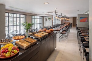 Desayuno buffet incluido todos los días 