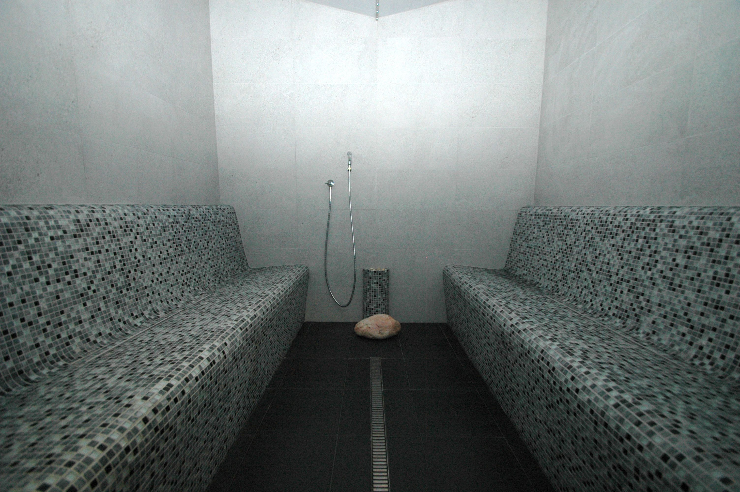 steam room
