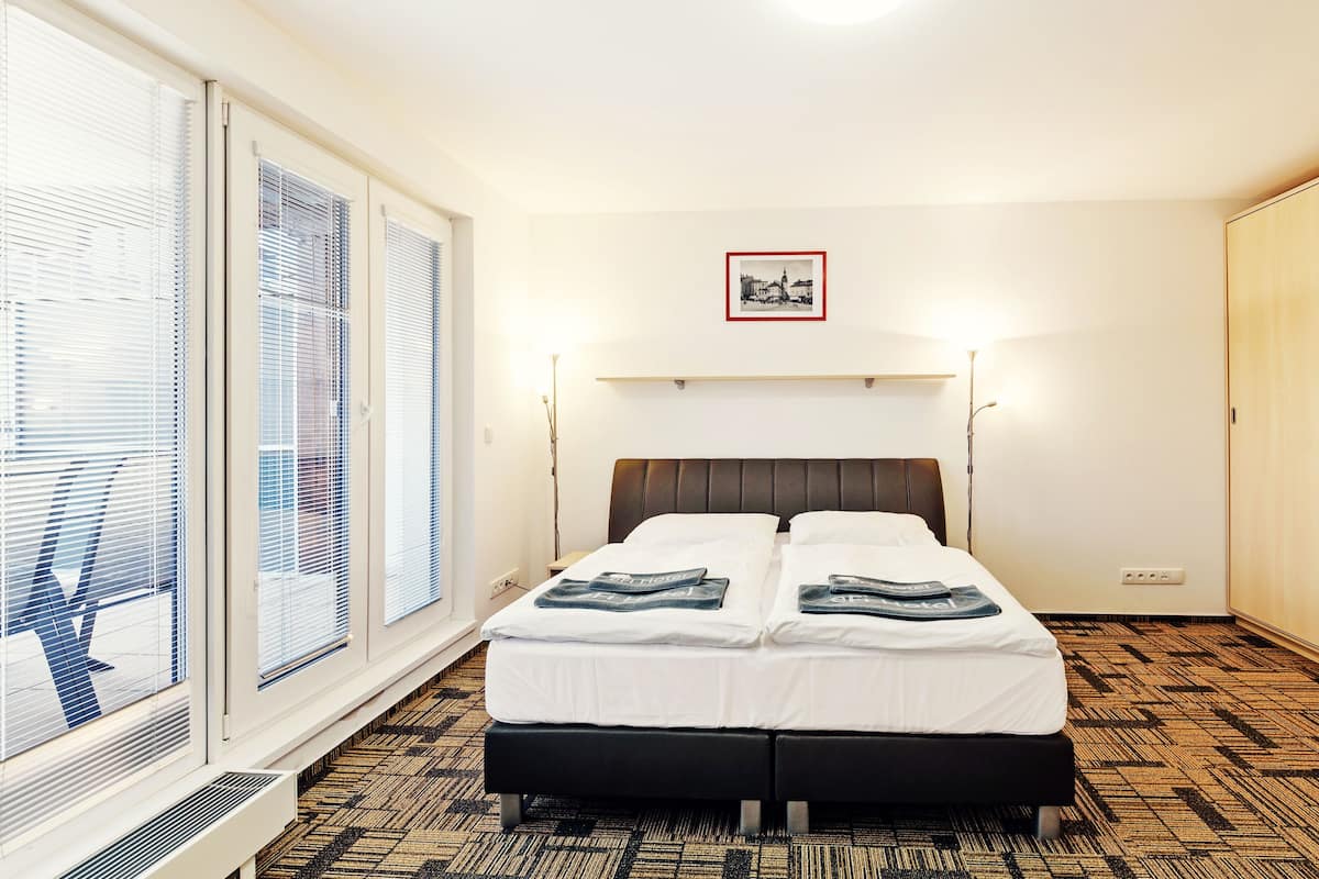 Departamento Deluxe (with 3 Bedrooms, VIP) | 2 habitaciones, caja de seguridad en la habitación y escritorio