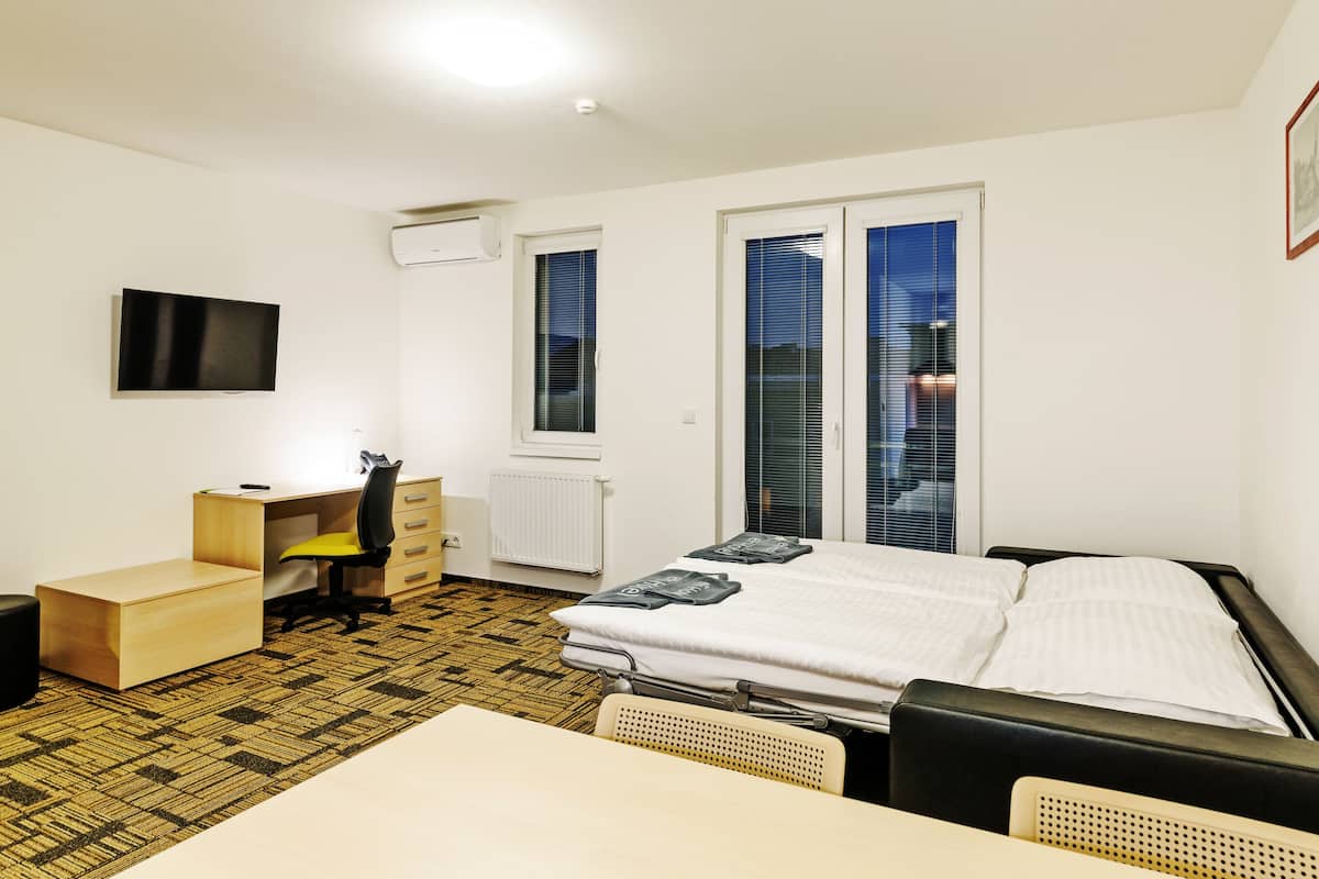 executive apartment, 2 bedrooms | 2 bedrooms, in-room safe, desk, laptop workspace